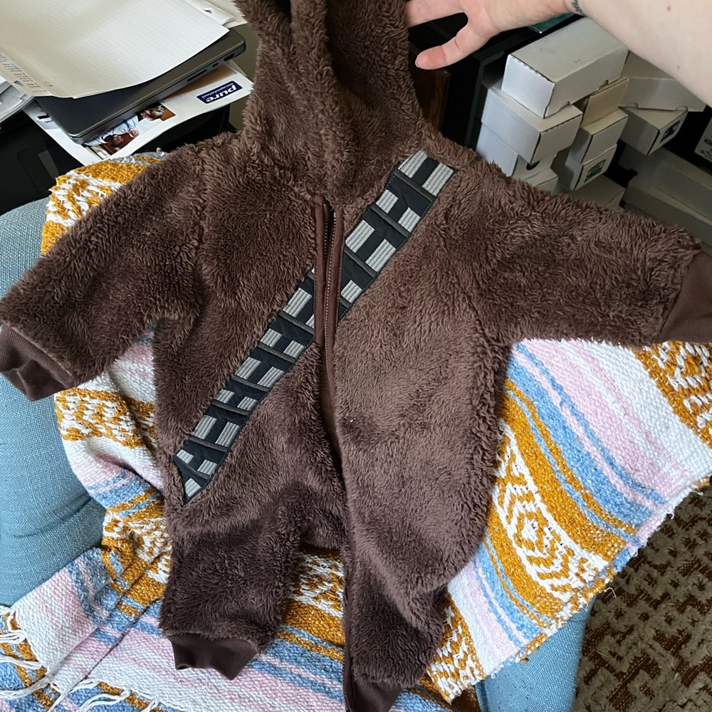 EUC Gap + Star Wars Chewbacca costume sz3-6mo